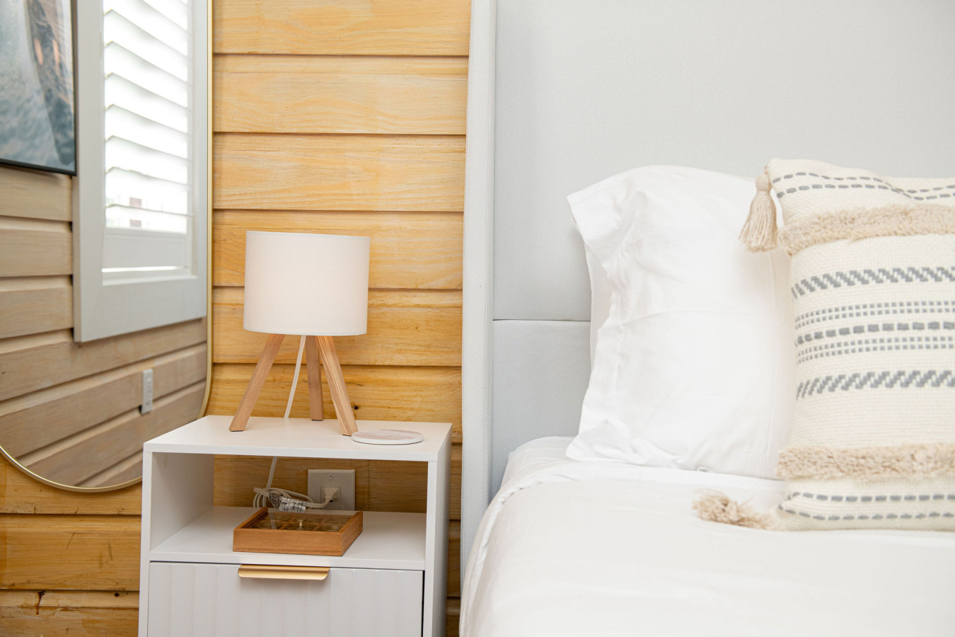 Sleeps 24-Beachfront Entire Resort- Outdoor Pool 7BR - Madeira Beach