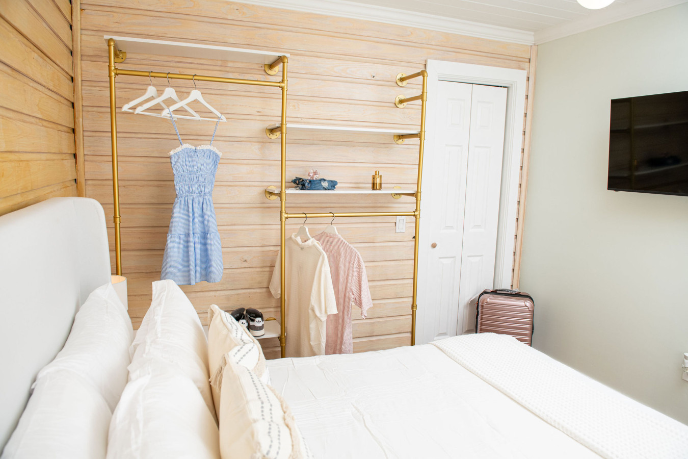 Sleeps 24-Beachfront Entire Resort- Outdoor Pool 7BR - Madeira Beach