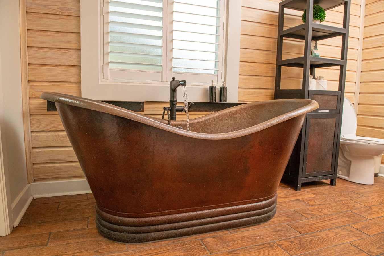 Sleeps 24-Beachfront Entire Resort- Outdoor Pool 7BR - Madeira Beach