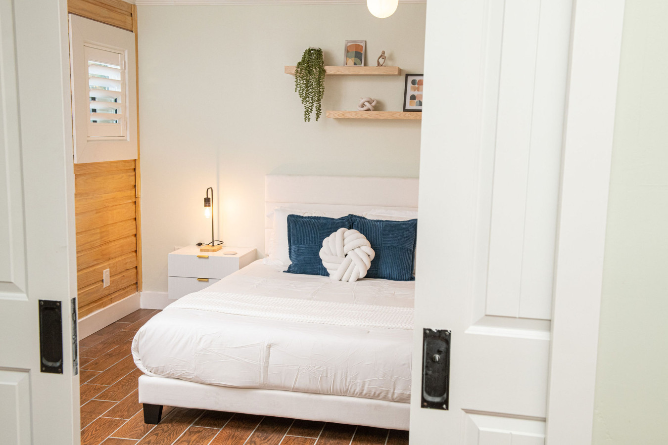 Sleeps 24-Beachfront Entire Resort- Outdoor Pool 7BR - Madeira Beach