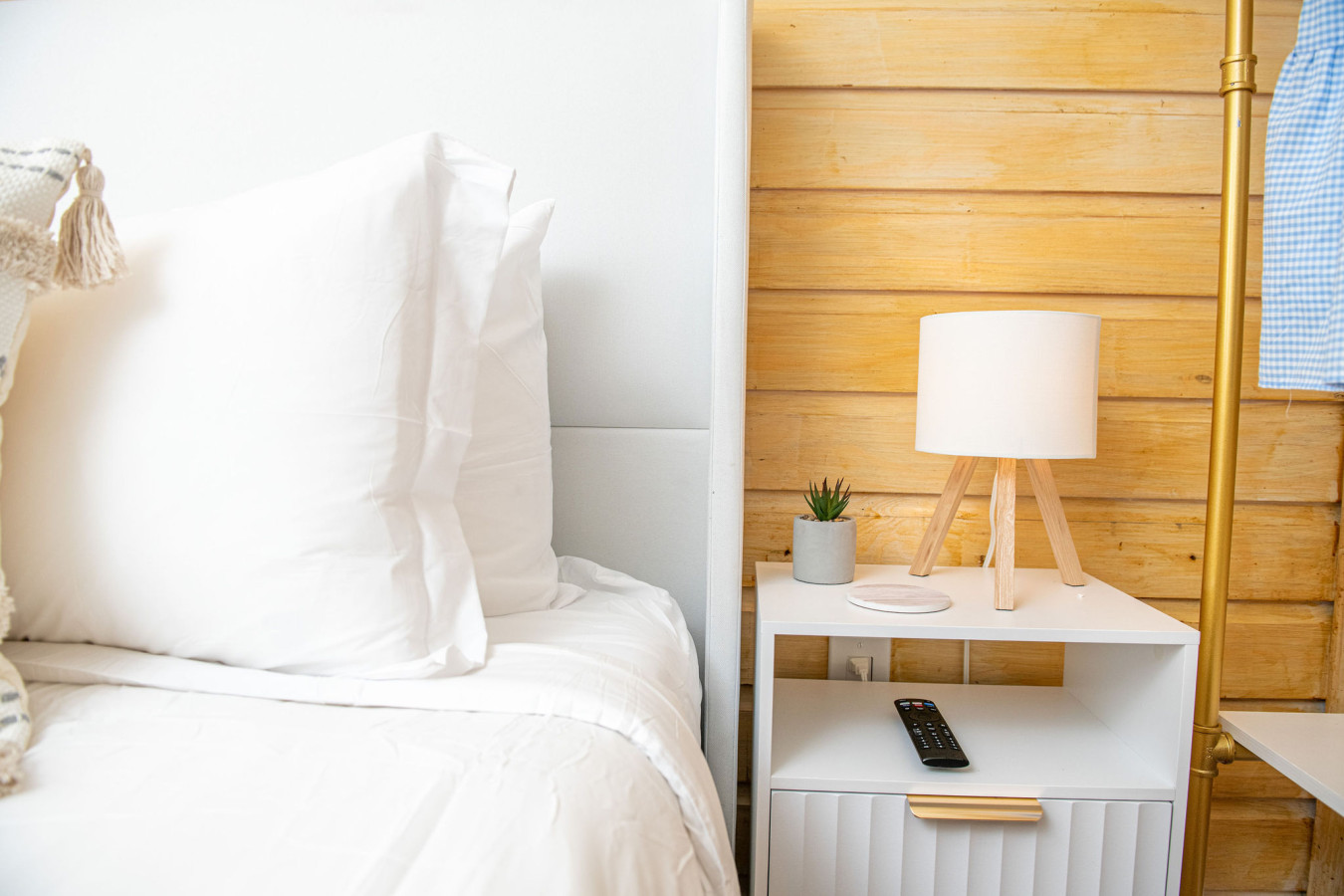 Sleeps 24-Beachfront Entire Resort- Outdoor Pool 7BR - Madeira Beach