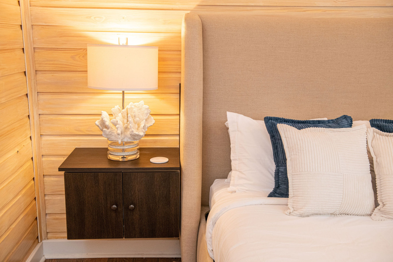 Sleeps 24-Beachfront Entire Resort- Outdoor Pool 7BR - Madeira Beach