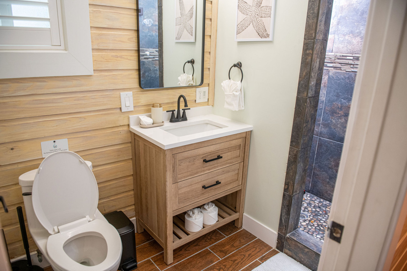 Sleeps 24-Beachfront Entire Resort- Outdoor Pool 7BR - Madeira Beach