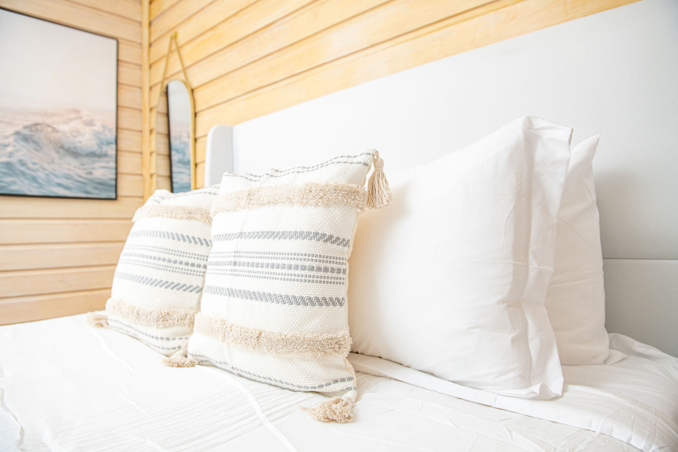 Sleeps 24-Beachfront Entire Resort- Outdoor Pool 7BR - Madeira Beach