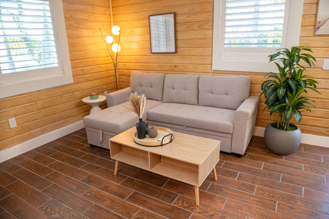 Sleeps 24-Beachfront Entire Resort- Outdoor Pool 7BR - Madeira Beach