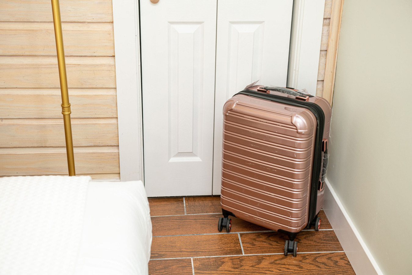 Sleeps 24-Beachfront Entire Resort- Outdoor Pool 7BR - Madeira Beach