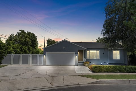 VIRTUAL TOUR (open link to view):  https://my.matterport.com/show/?m=nVZ9s4nQLGu