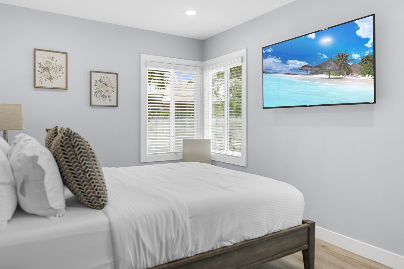 upscale-and-upgraded-beautiful-spacious-3br-*house*-in-encino-fully-renovated-with-garage-and-very-large-fenced-yardpatio-at-end-of-cul-de-sac-p84/