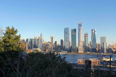 Private 2-bedroom apartment, NYC only 15 mins away