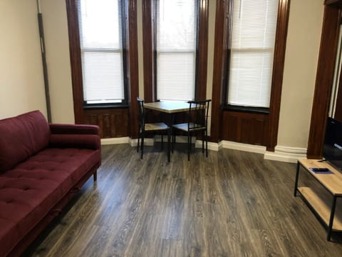 Private 2-bedroom apartment, NYC only 15 mins away