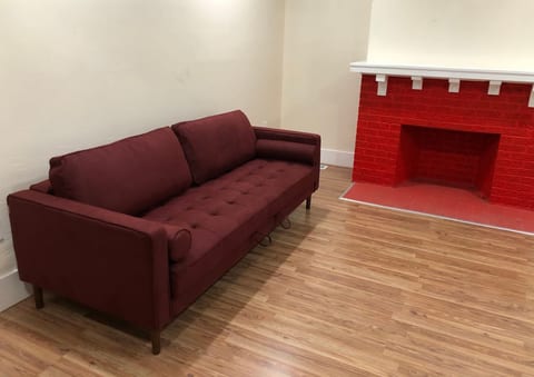 Spacious and private apartment with 3 bedrooms and 1 bathroom near Newark International Airport EWR and New York City
