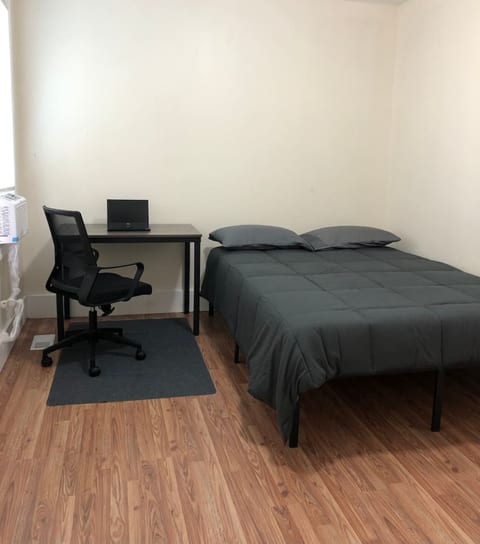 Spacious and private apartment with 3 bedrooms and 1 bathroom near Newark International Airport EWR and New York City