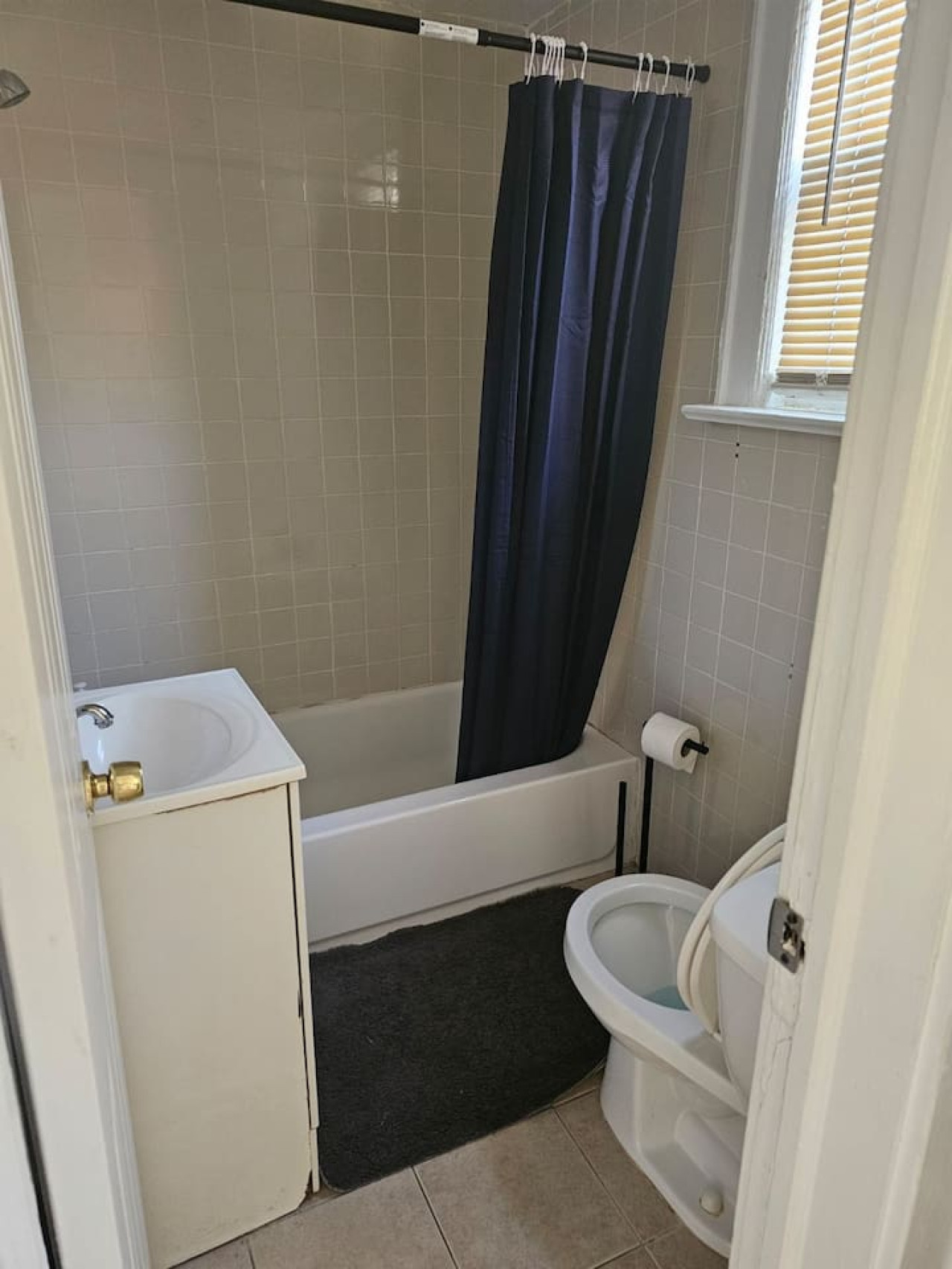 private-apartment-with-1-bedroom-and-1-bathroom/