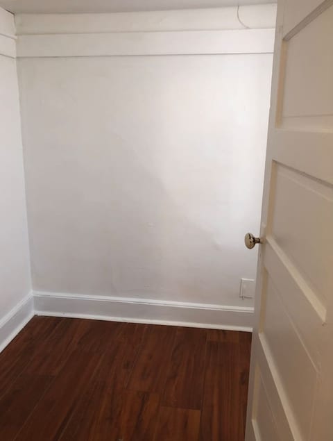 Private 2-bedroom apartment with direct bus to NYC Manhattan only a 5-minute walk away