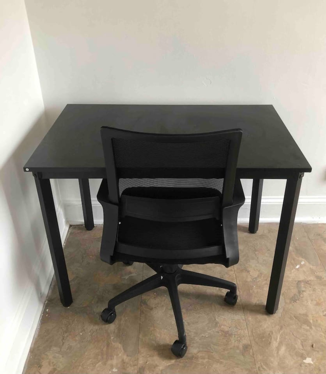 spacious-and-bright-2-bedroom-apartment-with-1-bathroom-and-private-street-entrance/