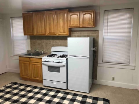 Private 2-bedroom apartment with direct bus to NYC Manhattan only a 5-minute walk away