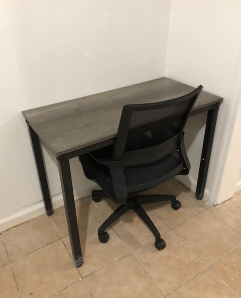 Private 3 bedroom and 1 bathroom house, direct NYC Manhattan train a 15 minute walk away