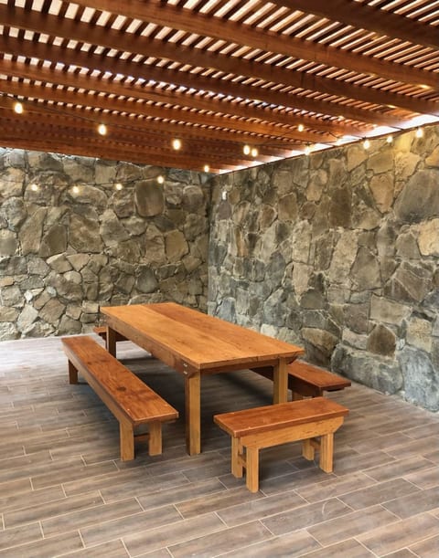 Spacious 3-bedroom and 2 bathroom home with private pool and patio and free Wi-Fi