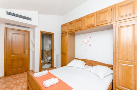 Apartments and Rooms Roso - Unit 377302-13