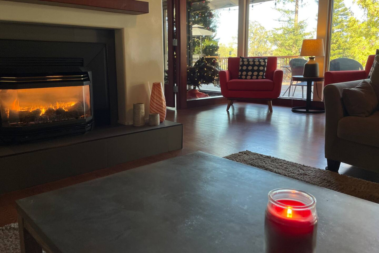 Riverside Luxury for 10