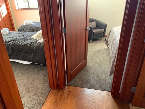 Riverside Luxury for 10