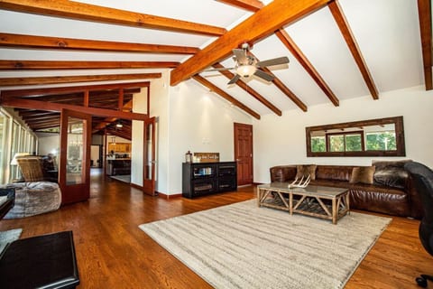 Riverside Luxury House + Cottage