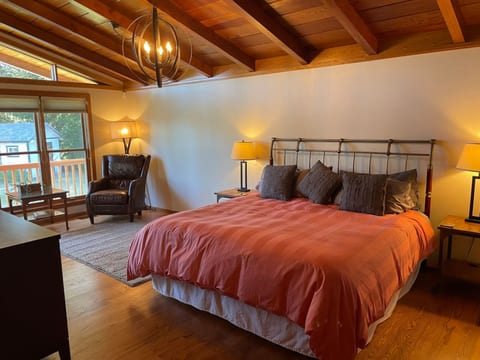 Riverside Luxury Estate: 14 Enjoy Pool, Spa, 6 BR - 4 BA