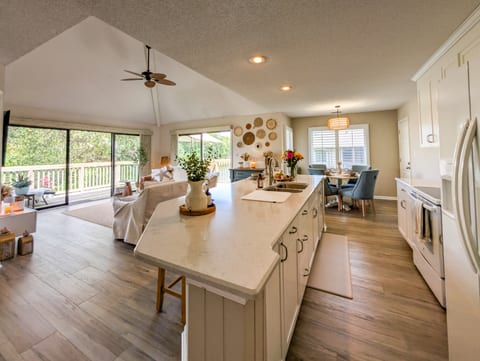 Open space, kitchen, dining & living room