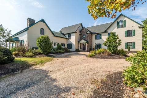 Events and Concierge! 6BR Heated Pool Near Wineries