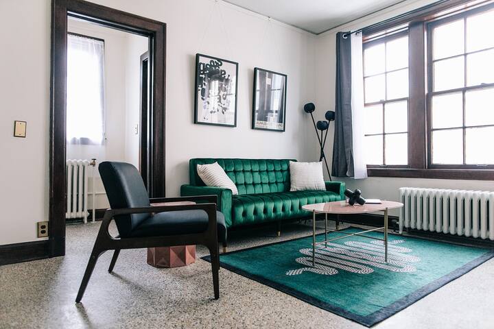 Downtown Historic Studio. Unit E. Construc. Close.