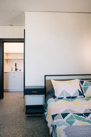 Downtown Historic Studio. Unit B. Construc. Close.