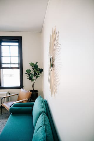 Downtown Historic Studio. Unit B. Construc. Close.