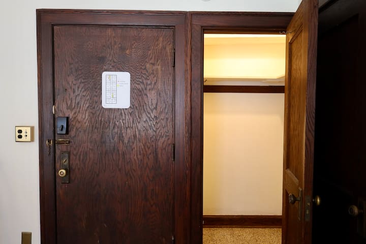 Downtown Historic Studio. Unit F. Construc. Close.