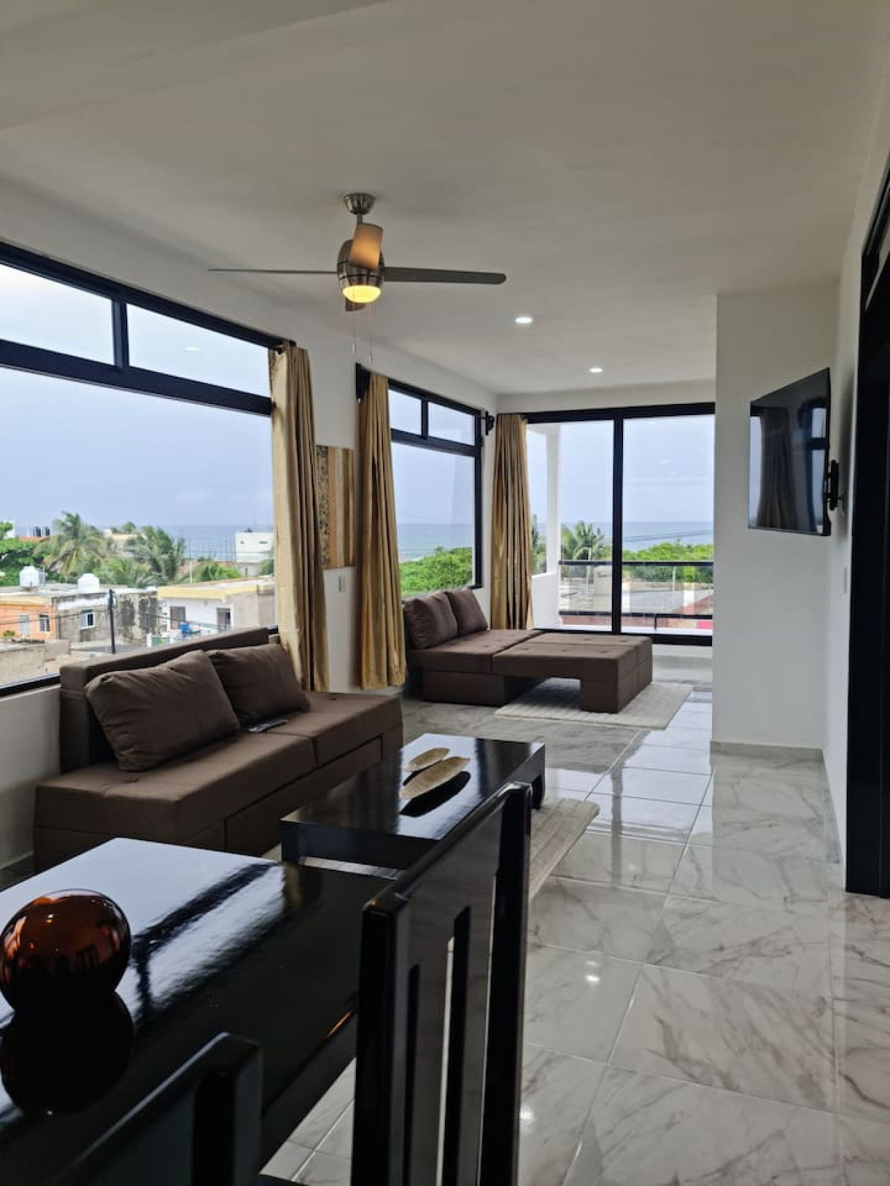 oceanview-penthouse-wbreakfast-50percent-off/