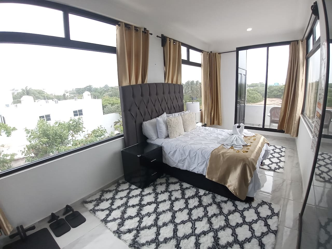 oceanview-penthouse-wbreakfast-50percent-off/