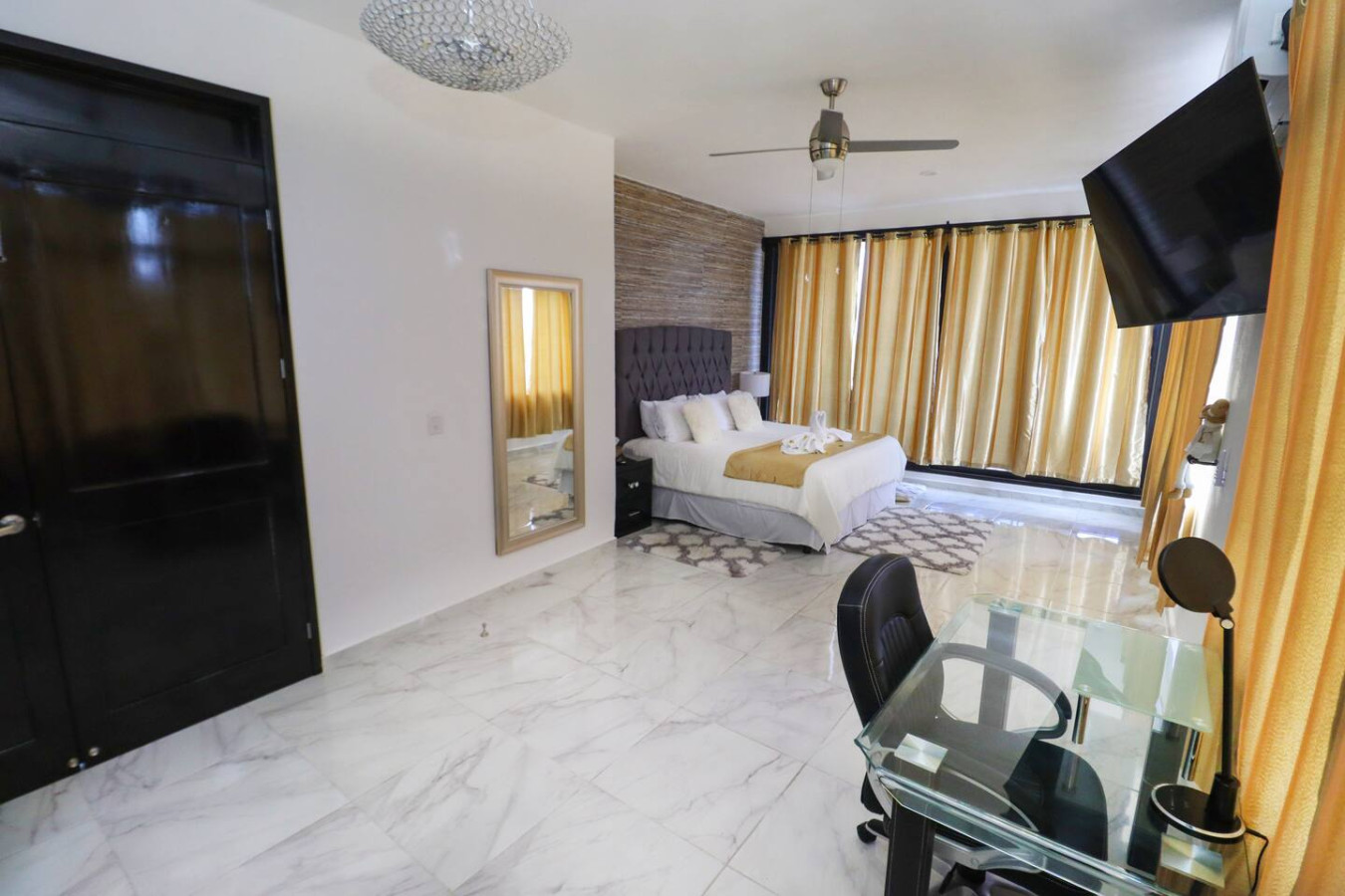 oceanview-penthouse-wbreakfast-50percent-off/