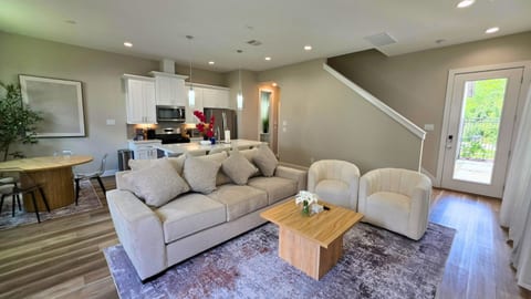 Houston 3BR Stay Near Downtown and Stadiums