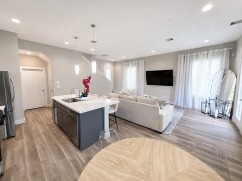 Houston 3BR Stay Near Downtown and Stadiums