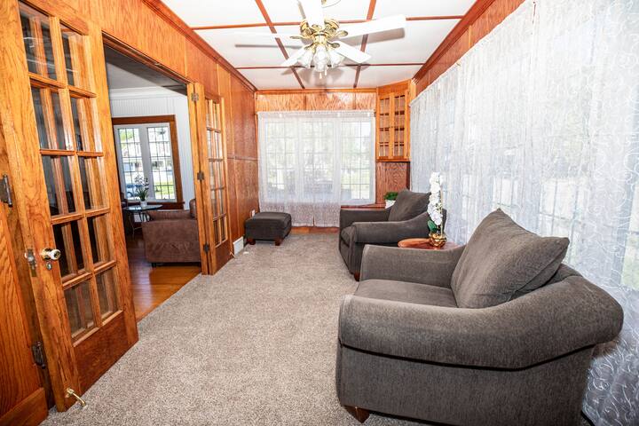 spacious-5br-updated-prime-lots-of-parking/
