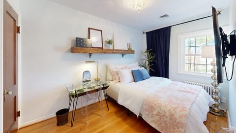 Old Town Home with Style, Fire Pit & Free Parking!