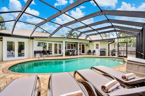 HUGE private pool