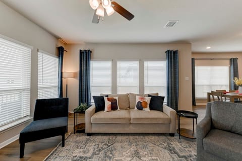 Temple 3BR Home 4 Beds, Great