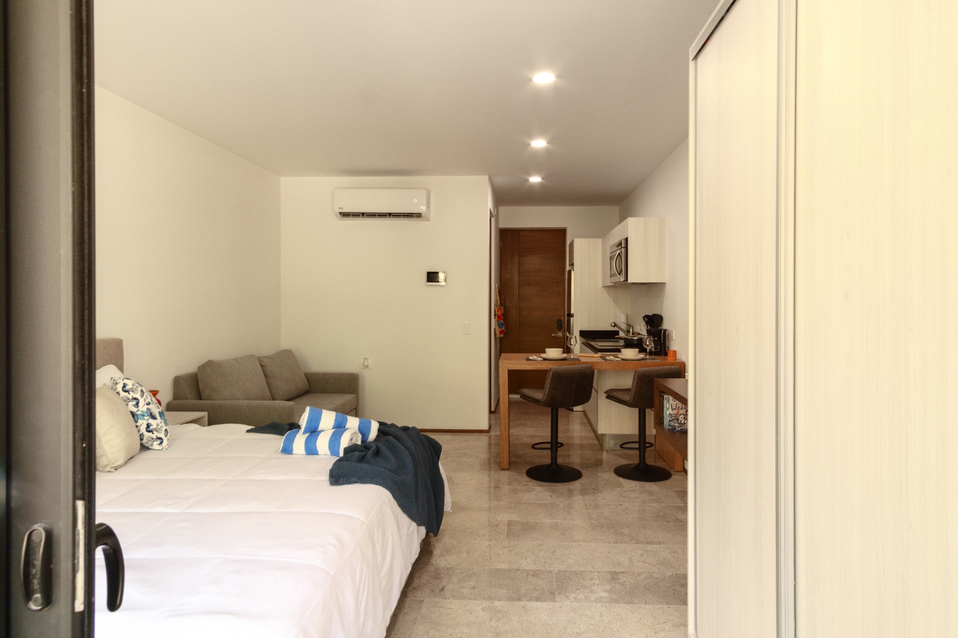 torre-de-mar-sea-tower/