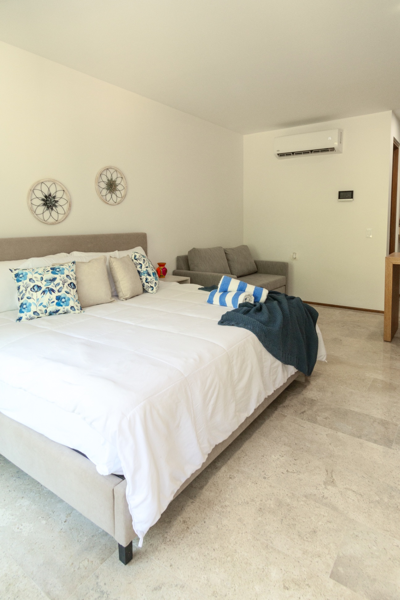 torre-de-mar-sea-tower/