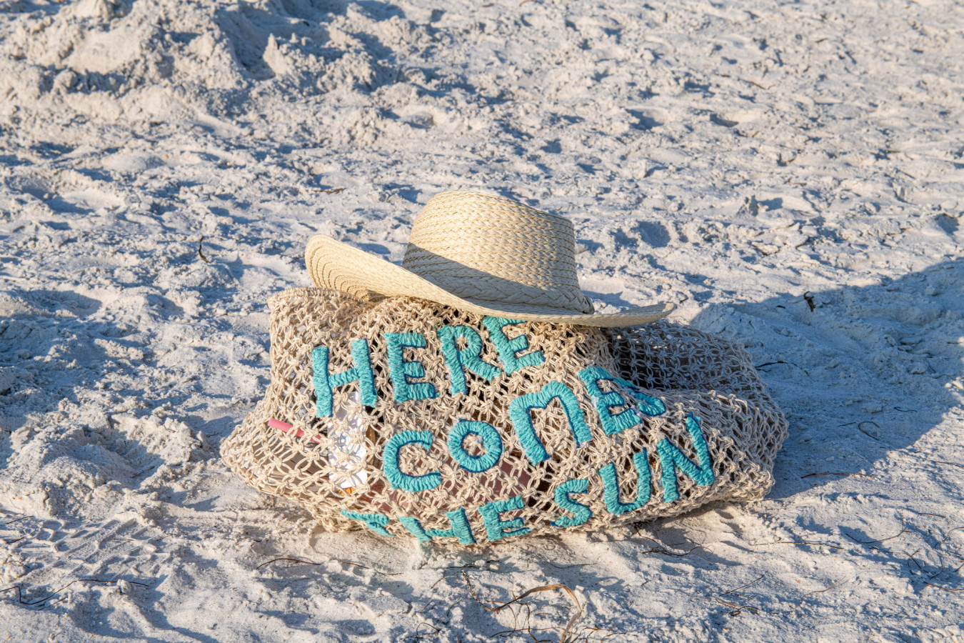 Steps to Beach, Heated Pool, 2 Queen Beds, 2BA - Madeira Beach