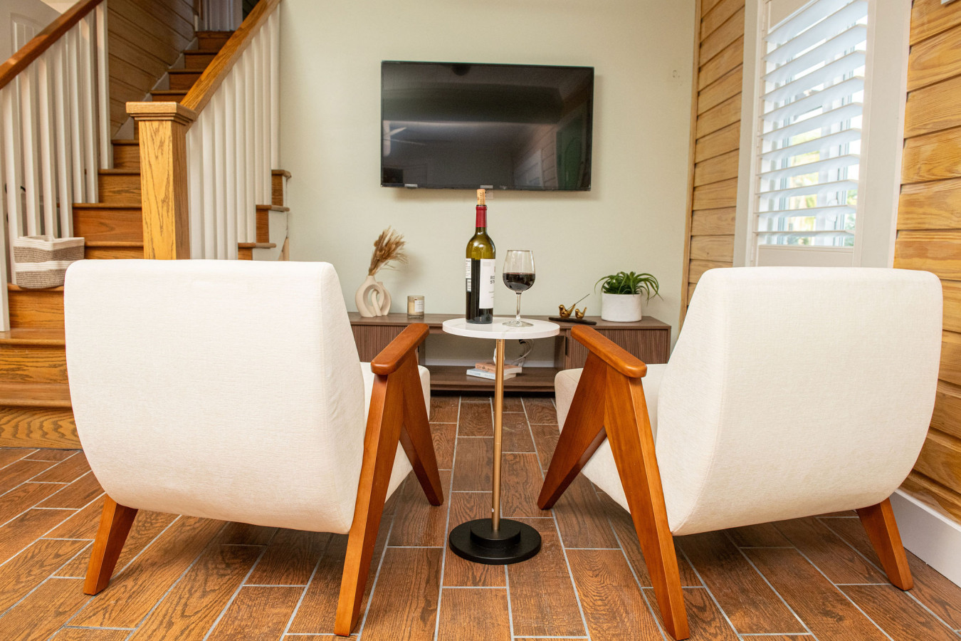 Steps to Beach, Heated Pool, 2 Queen Beds, 2BA - Madeira Beach