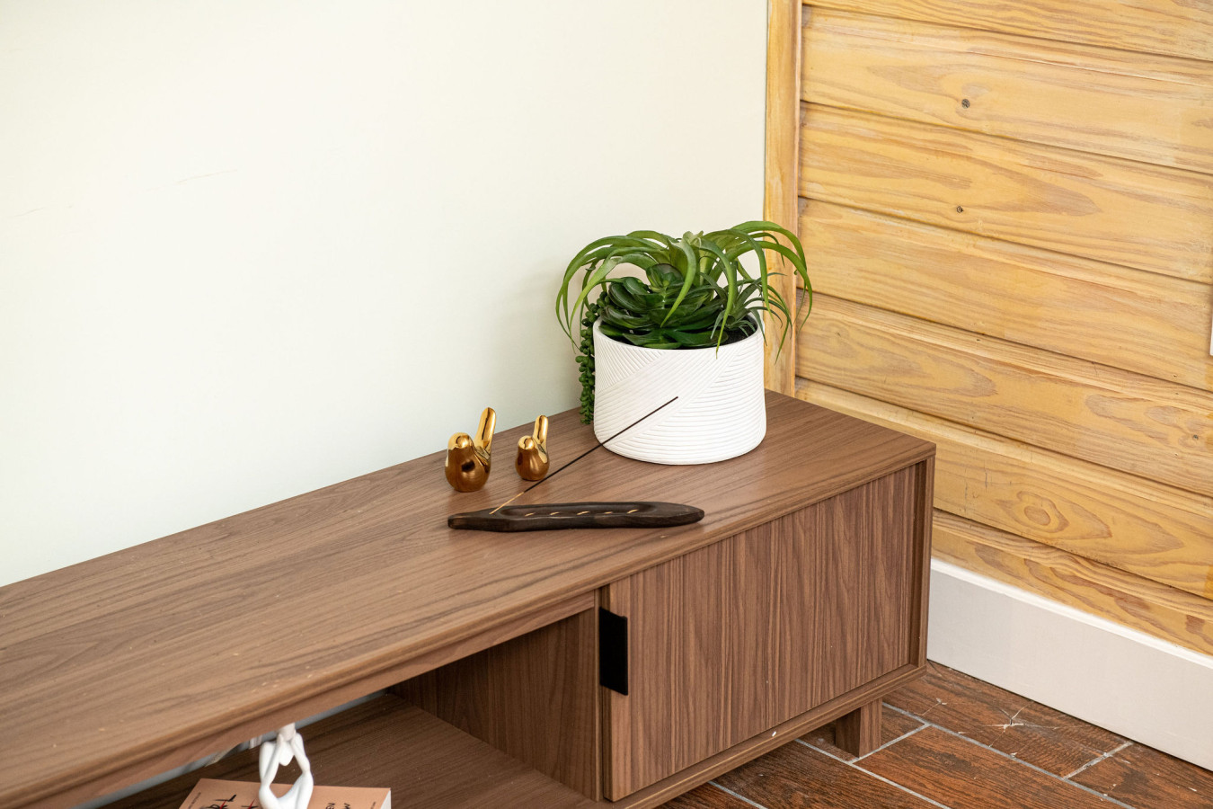 Steps to Beach, Heated Pool, 2 Queen Beds, 2BA - Madeira Beach