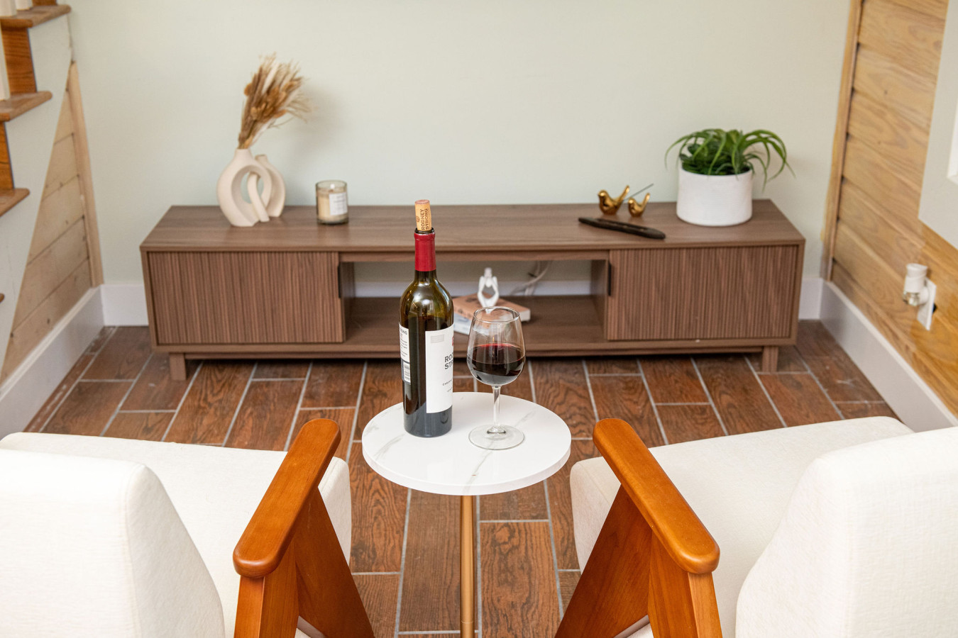 Steps to Beach, Heated Pool, 2 Queen Beds, 2BA - Madeira Beach