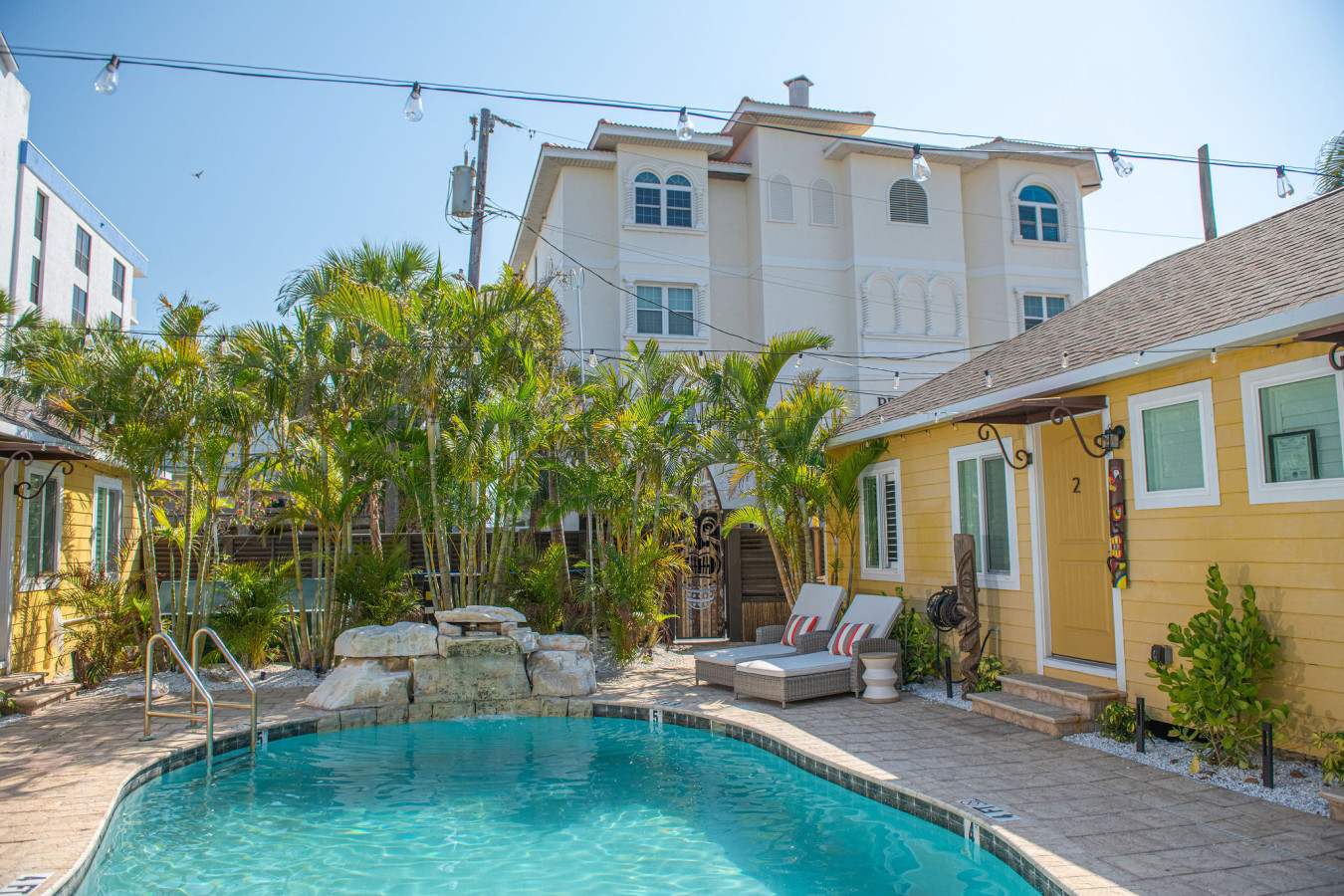 king-bed-steps-to-madeira-beach-heated-pool-private/