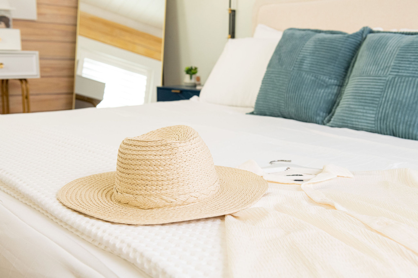 King Bed, Steps to Madeira Beach, Heated Pool, Private - Madeira Beach